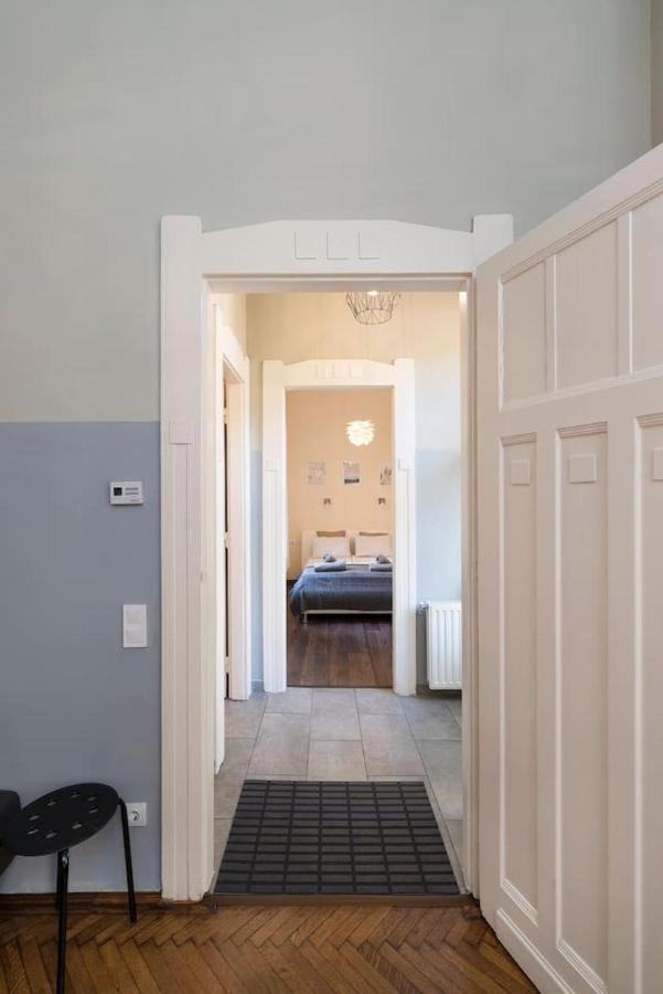 Vaci Street Apartments บูดาเปสต์ ภายนอก รูปภาพ