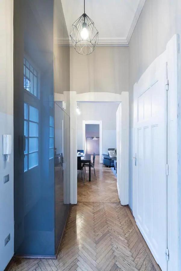 Vaci Street Apartments บูดาเปสต์ ภายนอก รูปภาพ